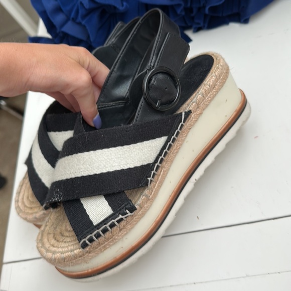 Marc Fisher Platform Sandals size 6 - Picture 2 of 2